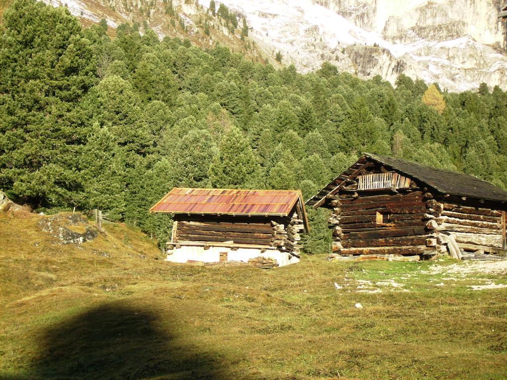 Rifugio Gardeccia Huette Pozza di Fassa Exterior photo
